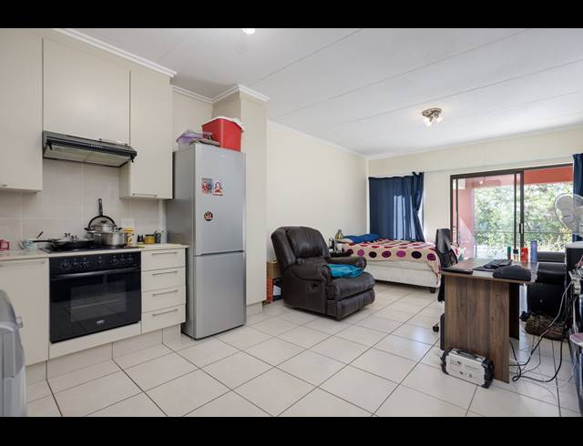 1 BEDROOM APARTMENT FOR SALE IN LONEHILL